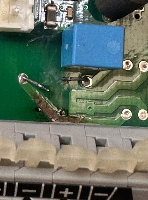 Nome del file: IMG_6836.jpg
Dimensione: 144,21 KB
05-01-2024, 16:23